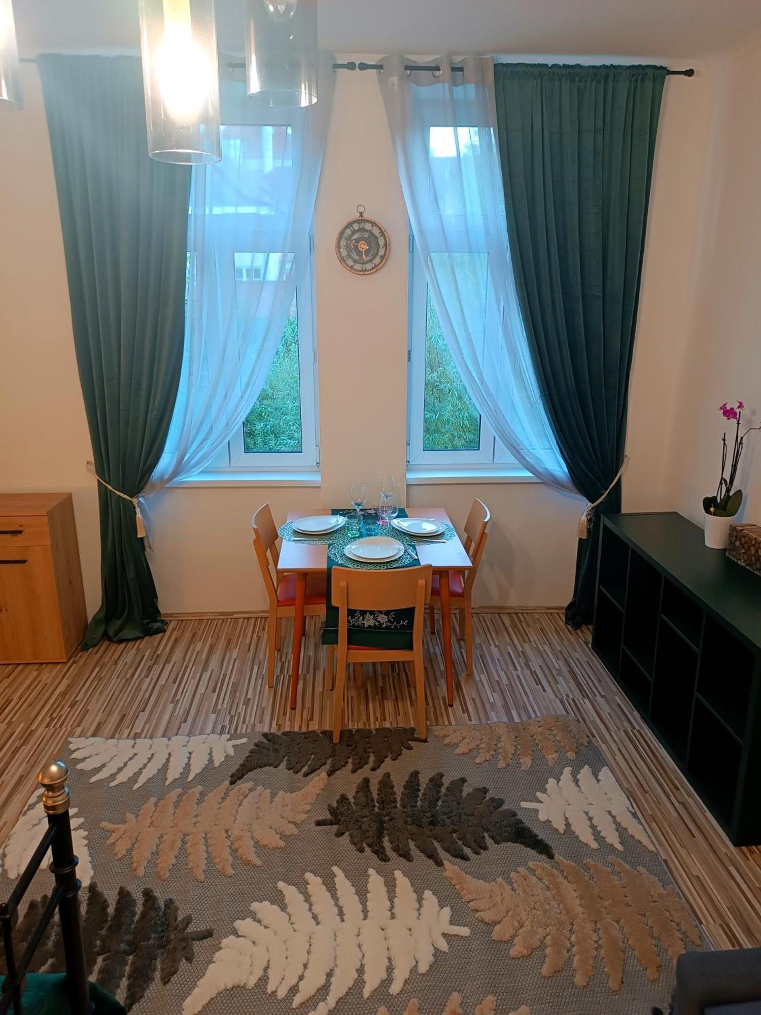 Family Apartments Center Of Muerzzuschlag Extérieur photo